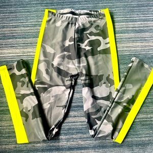 Goldsheep girls black camo leggings. Size M. Fits 8-10. NWOT. Never worn